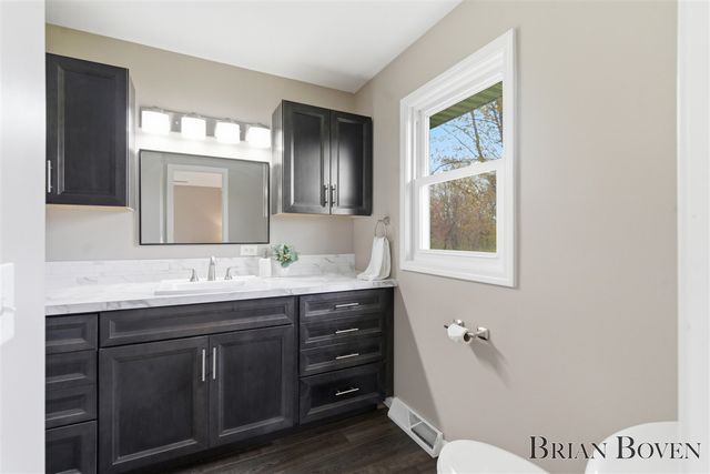 9001 Myers Lake Avenue, Rockford, MI 49341