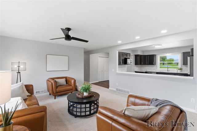 9001 Myers Lake Avenue, Rockford, MI 49341
