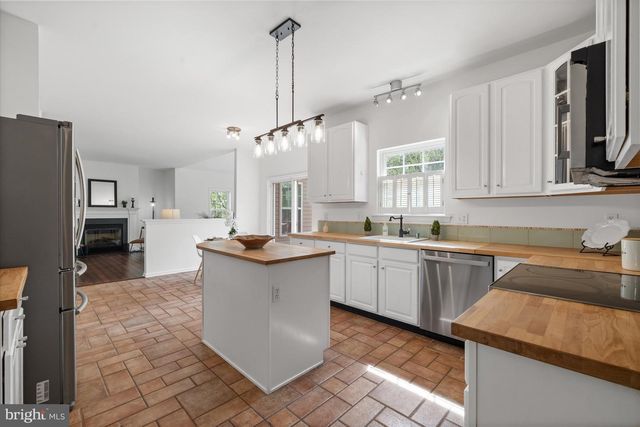 14 LYNAM LOOKOUT DR, Newark, DE 19702