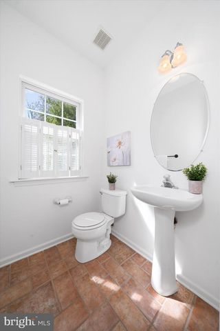 14 LYNAM LOOKOUT DR, Newark, DE 19702