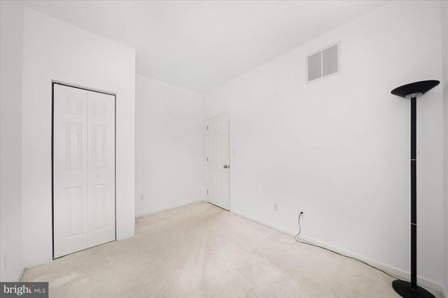 14 LYNAM LOOKOUT DR, Newark, DE 19702