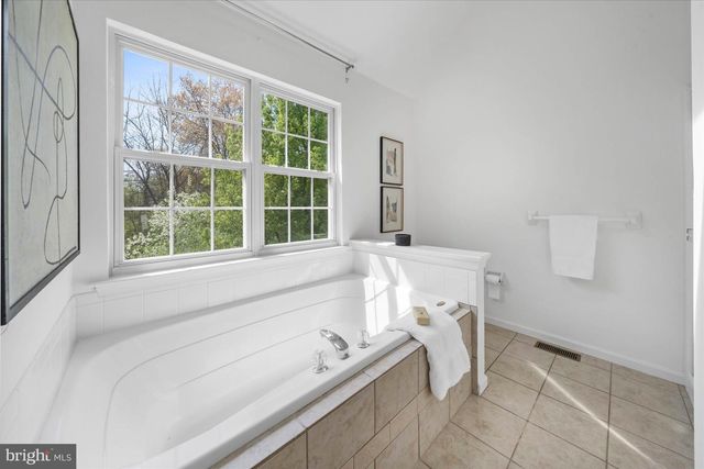 14 LYNAM LOOKOUT DR, Newark, DE 19702