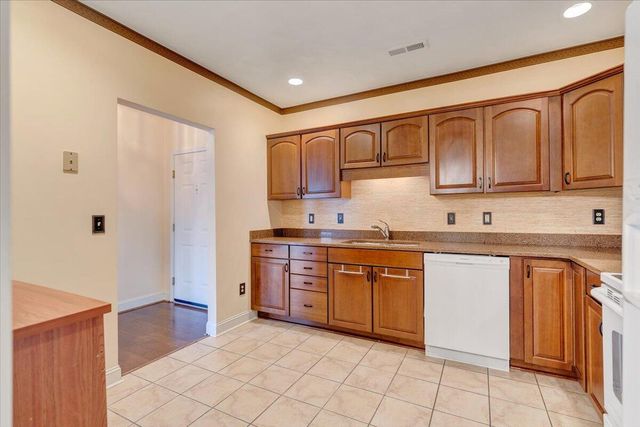 4444 Pheasant Ridge Rd Apt 404, Roanoke, VA 24014