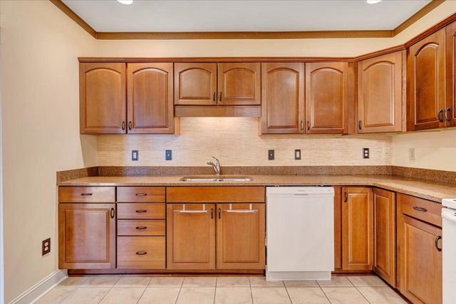 4444 Pheasant Ridge Rd Apt 404, Roanoke, VA 24014