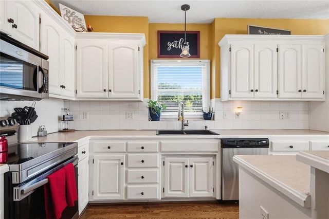 29900 W 184th Street, Gardner, KS 66030