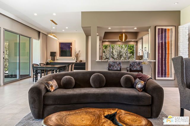 2667 E Jacaranda Road, Palm Springs, CA 92264