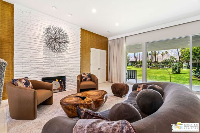 2667 E Jacaranda Road, Palm Springs, CA 92264