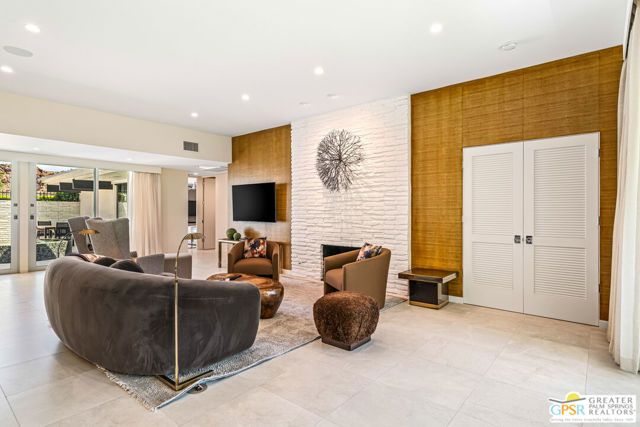 2667 E Jacaranda Road, Palm Springs, CA 92264