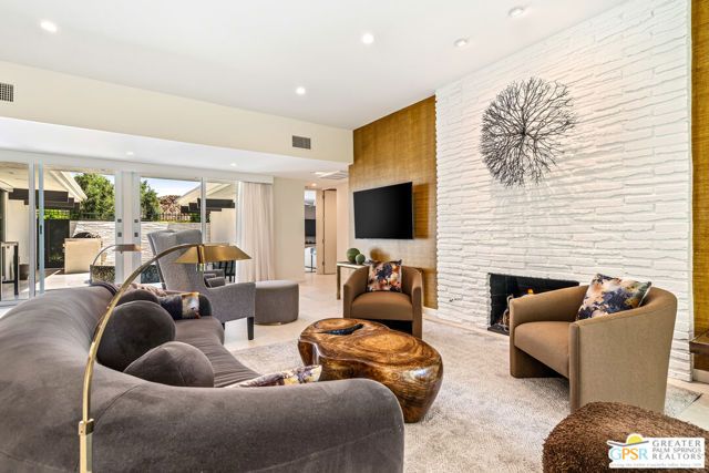 2667 E Jacaranda Road, Palm Springs, CA 92264
