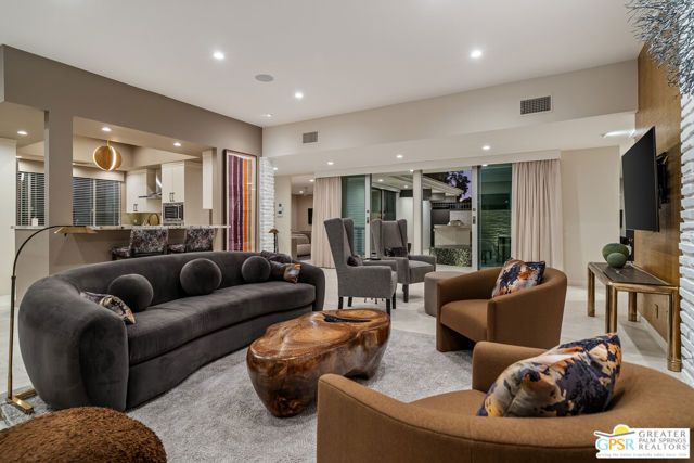 2667 E Jacaranda Road, Palm Springs, CA 92264