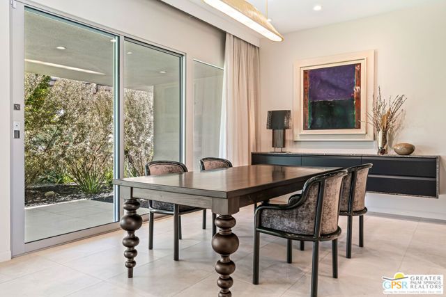 2667 E Jacaranda Road, Palm Springs, CA 92264