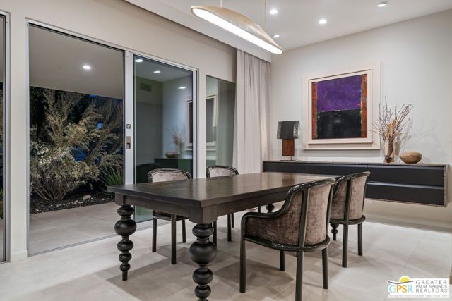 2667 E Jacaranda Road, Palm Springs, CA 92264