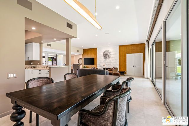 2667 E Jacaranda Road, Palm Springs, CA 92264