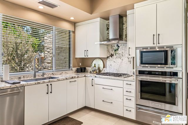2667 E Jacaranda Road, Palm Springs, CA 92264
