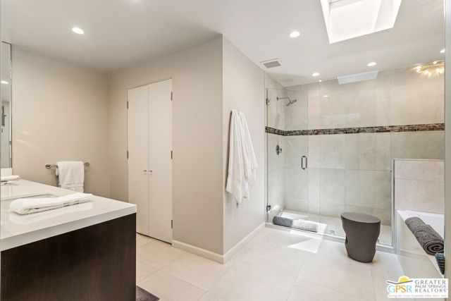 2667 E Jacaranda Road, Palm Springs, CA 92264
