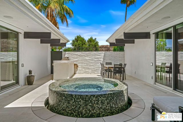 2667 E Jacaranda Road, Palm Springs, CA 92264