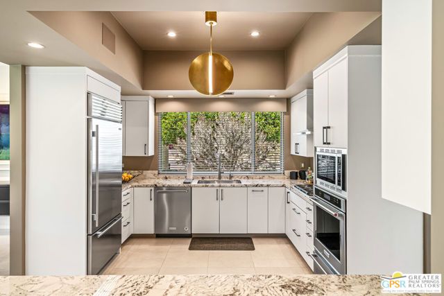 2667 E Jacaranda Road, Palm Springs, CA 92264