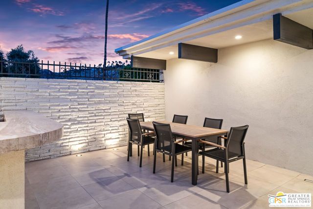 2667 E Jacaranda Road, Palm Springs, CA 92264