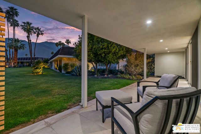 2667 E Jacaranda Road, Palm Springs, CA 92264