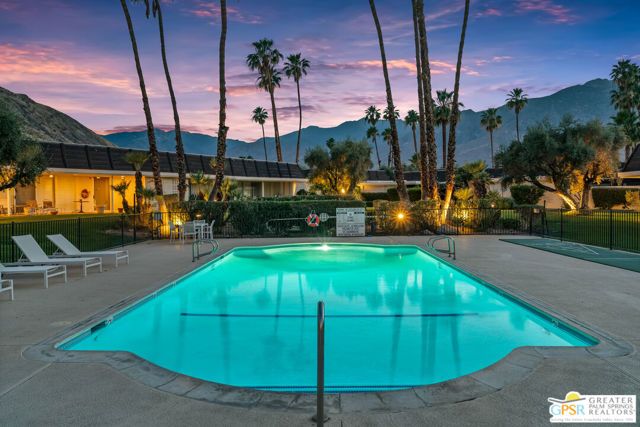 2667 E Jacaranda Road, Palm Springs, CA 92264
