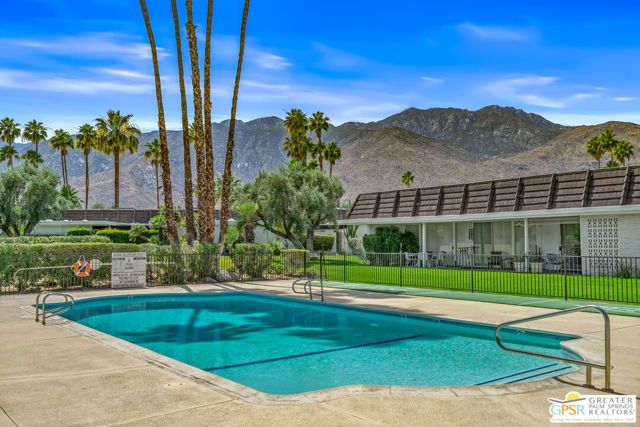 2667 E Jacaranda Road, Palm Springs, CA 92264