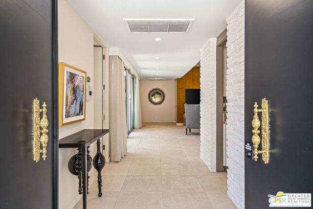 2667 E Jacaranda Road, Palm Springs, CA 92264