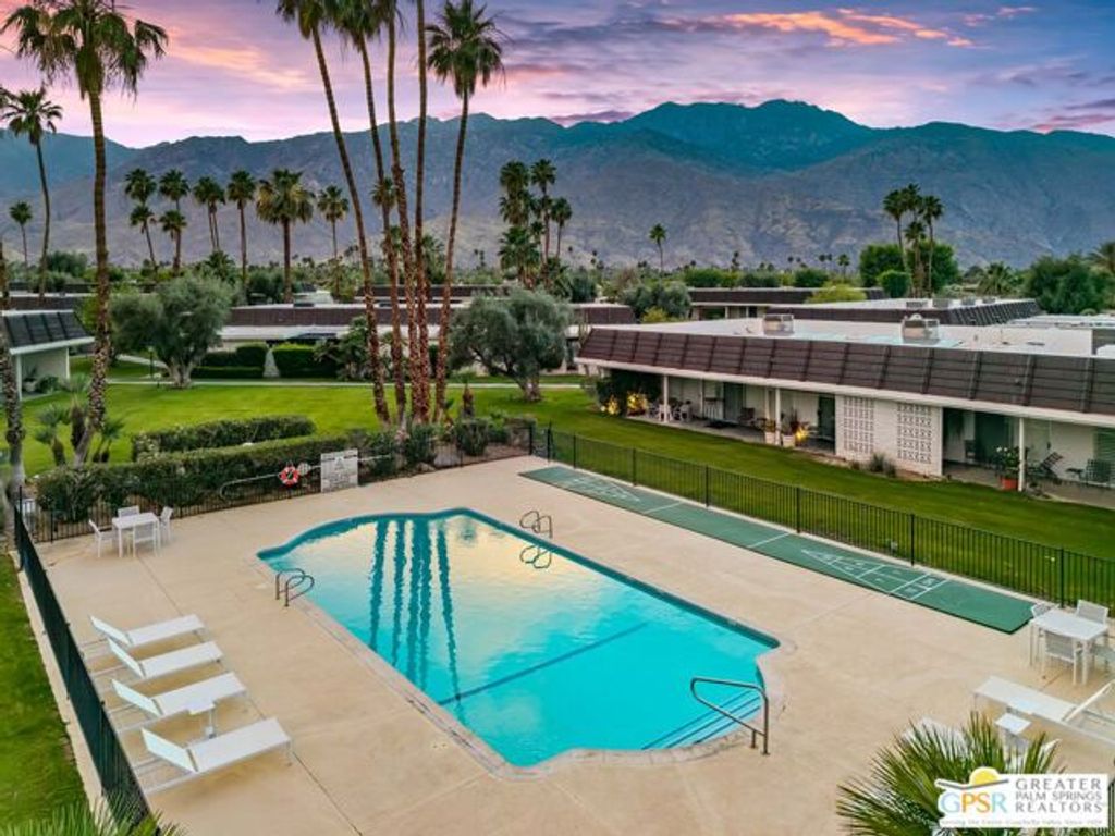 2667 E Jacaranda Road, Palm Springs, CA 92264