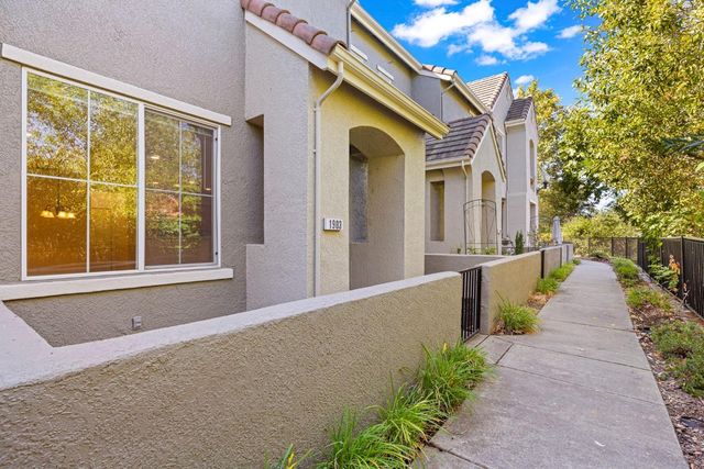 1903 Esplanade Cir, Folsom, CA 95630