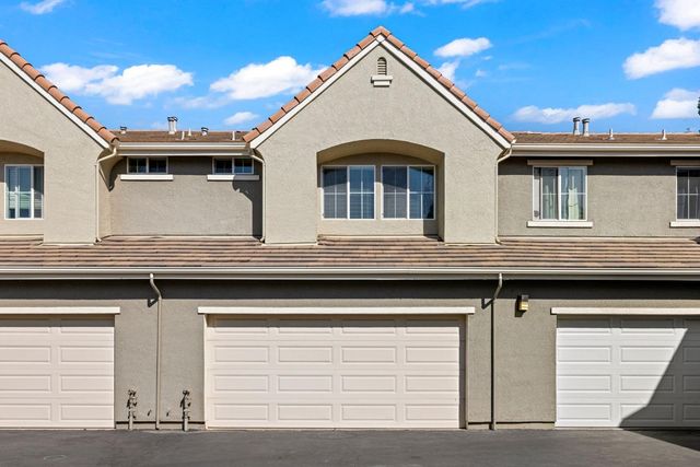 1903 Esplanade Cir, Folsom, CA 95630