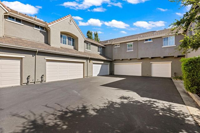 1903 Esplanade Cir, Folsom, CA 95630
