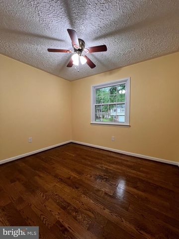 14822 DANVILLE RD, Woodbridge, VA 22193