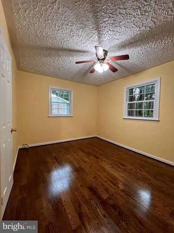 14822 DANVILLE RD, Woodbridge, VA 22193