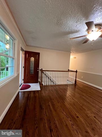 14822 DANVILLE RD, Woodbridge, VA 22193