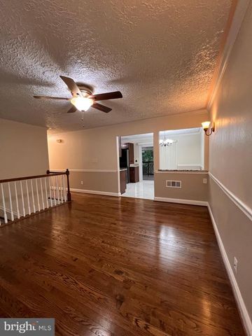 14822 DANVILLE RD, Woodbridge, VA 22193