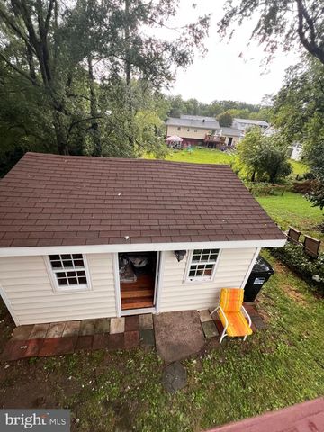 14822 DANVILLE RD, Woodbridge, VA 22193