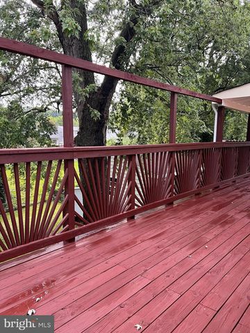 14822 DANVILLE RD, Woodbridge, VA 22193