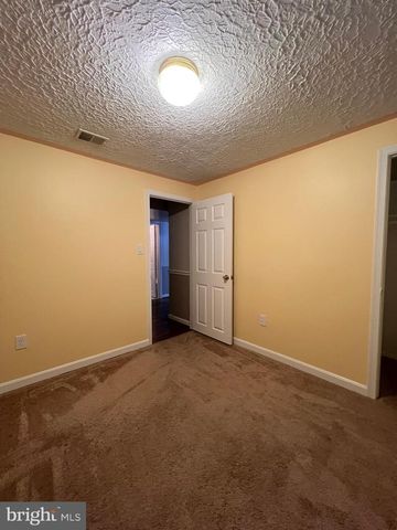 14822 DANVILLE RD, Woodbridge, VA 22193