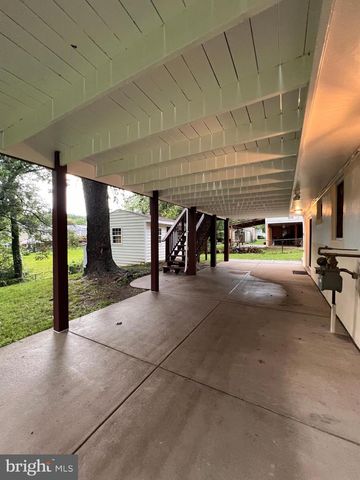 14822 DANVILLE RD, Woodbridge, VA 22193