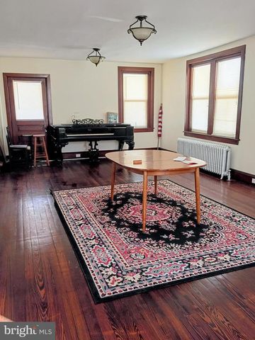 45 W PENNSYLVANIA AVE, Downingtown, PA 19335