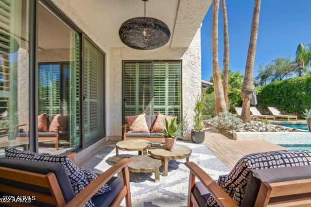 2551 E MISSOURI Avenue, Phoenix, AZ 85016