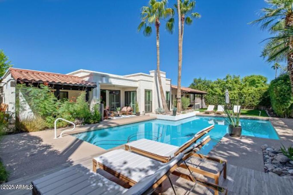 2551 E MISSOURI Avenue, Phoenix, AZ 85016