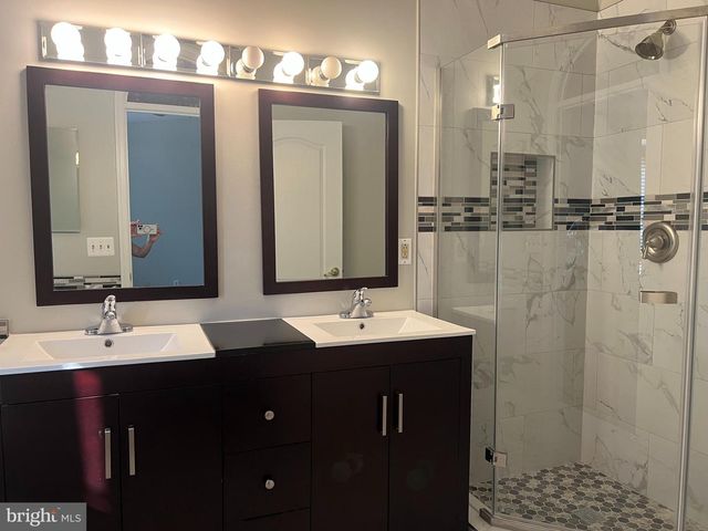 3960 VALLEY RIDGE DR, Fairfax, VA 22033
