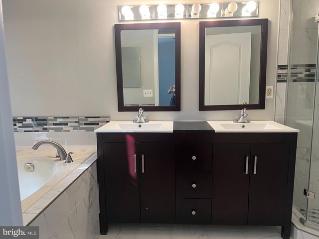 3960 VALLEY RIDGE DR, Fairfax, VA 22033