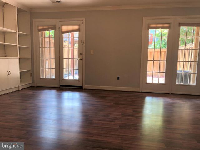 3960 VALLEY RIDGE DR, Fairfax, VA 22033