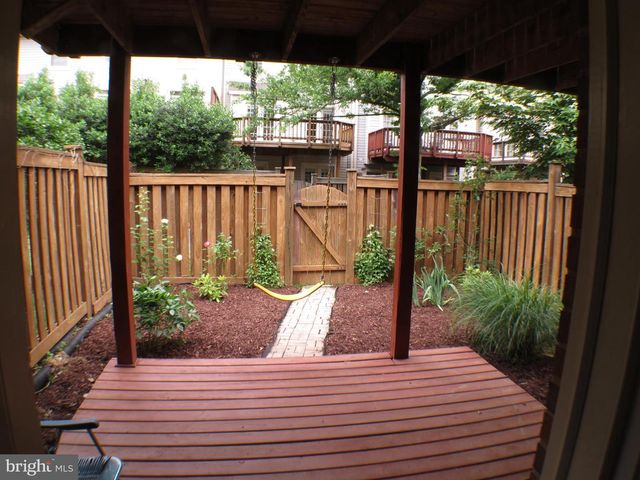 3960 VALLEY RIDGE DR, Fairfax, VA 22033