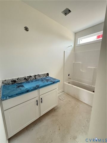 7969 Pennsylvania Ave, West Point, VA 23181