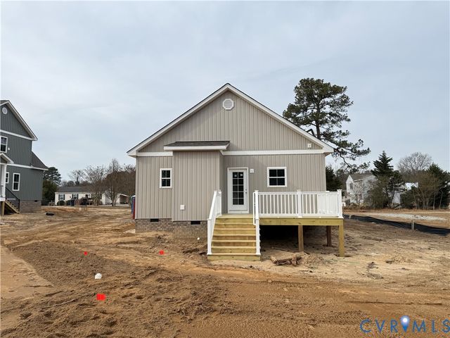 7969 Pennsylvania Ave, West Point, VA 23181