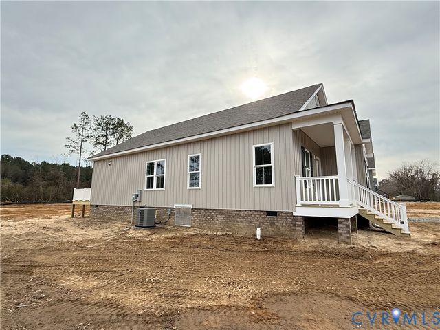 7969 Pennsylvania Ave, West Point, VA 23181