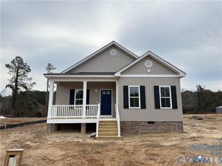 7969 Pennsylvania Ave, West Point, VA 23181