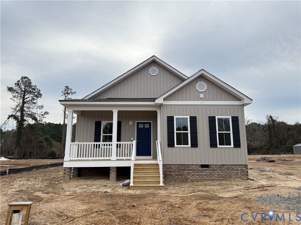 7969 Pennsylvania Ave, West Point, VA 23181